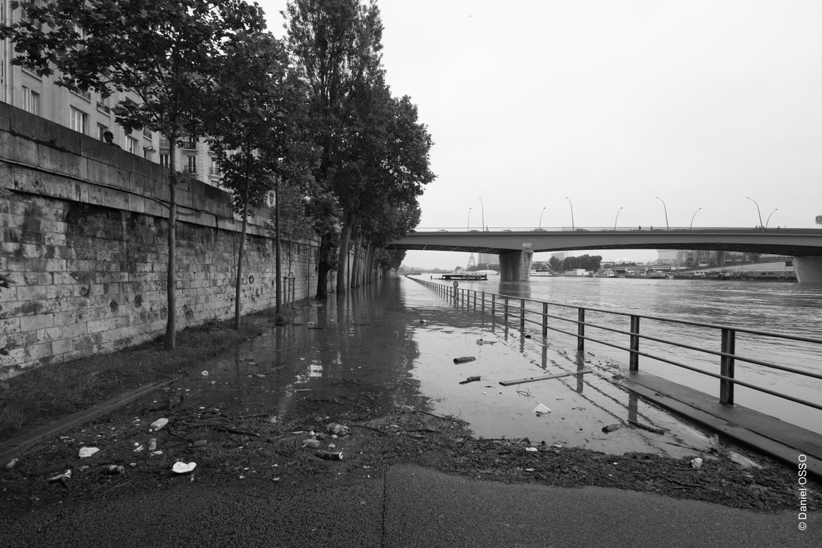 Paris, crue de la Seine - juin 2016 - Entrée de la voie Georges Pompidou.
